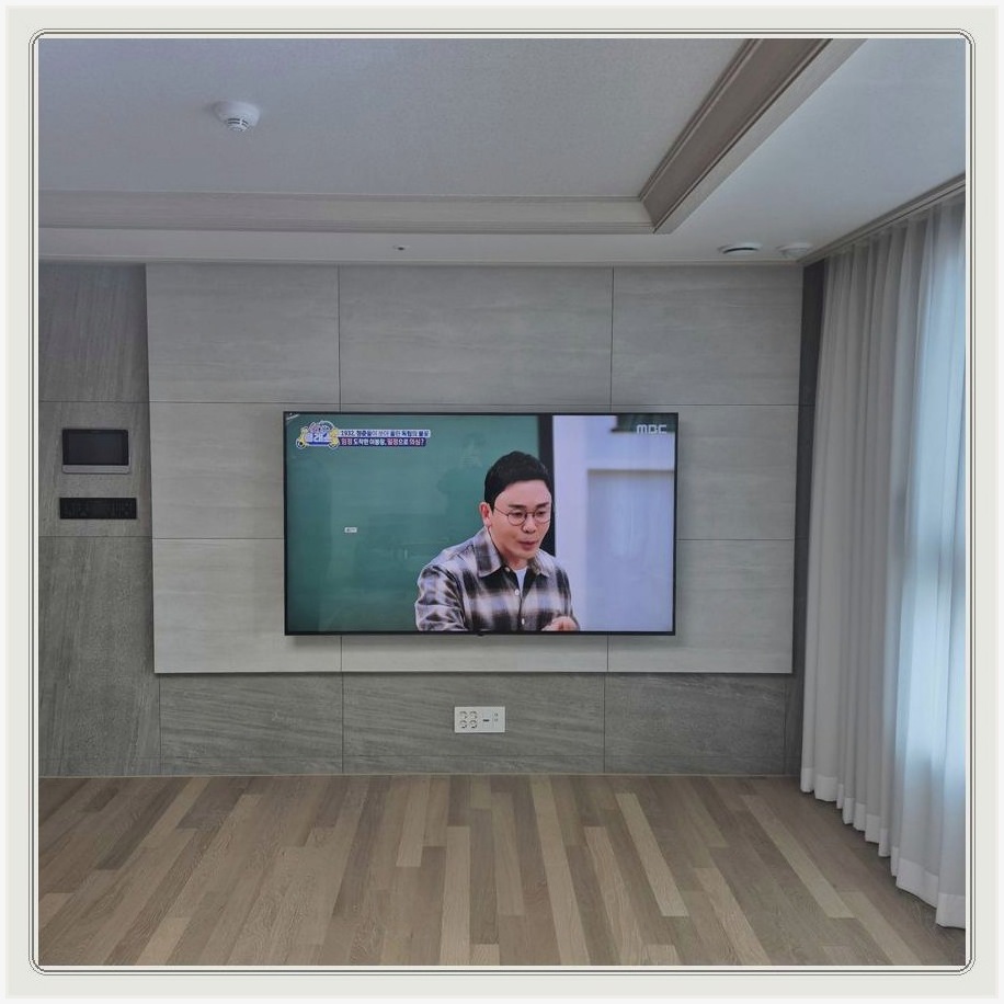 묵동 TV 규격과 벽 상태에 맞는 거치 범위를 확인하는 과정